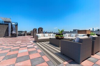198 Academy St in Jersey City, NJ - Building Photo - Building Photo