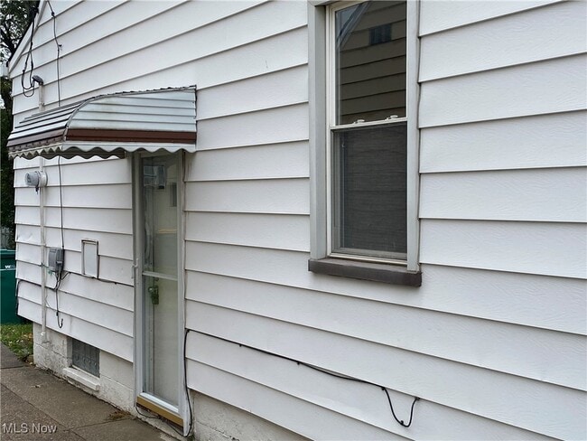 16312 Corkhill Rd in Maple Heights, OH - Building Photo - Building Photo