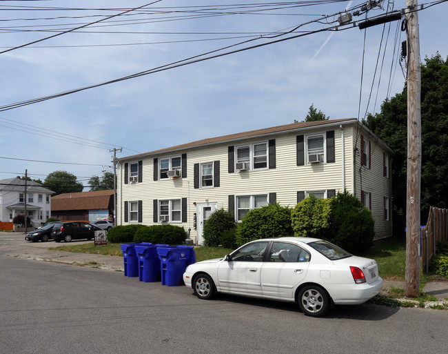 8 Chase St in Pawtucket, RI - Building Photo - Building Photo