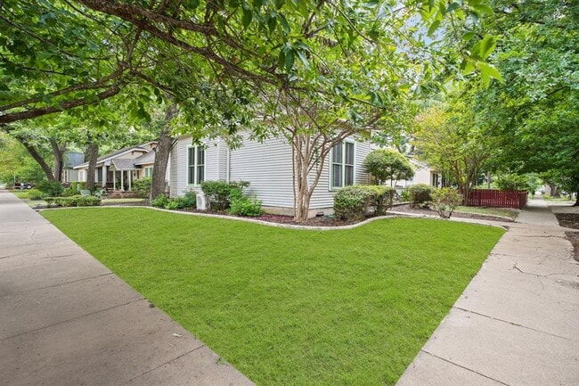 212 W 43rd St in Austin, TX - Building Photo - Building Photo