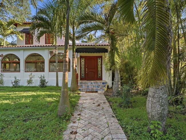1137 Asturia Ave in Coral Gables, FL - Building Photo - Building Photo