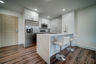 4900 Spruce St in Philadelphia, PA - Building Photo