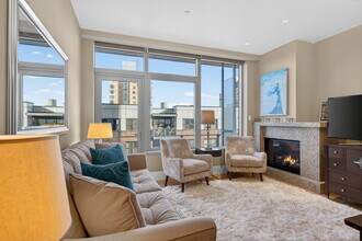 1001 NW Lovejoy St in Portland, OR - Building Photo - Building Photo