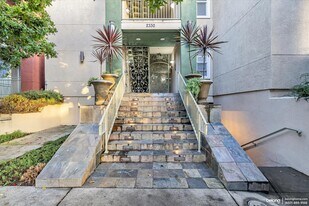 2330 University Ave in East Palo Alto, CA - Building Photo