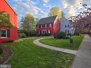 2125 Suitland Terrace SE in Washington, DC - Foto de edificio - Building Photo