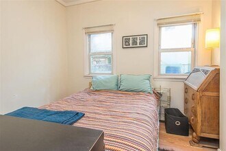 1105 Cambridge St, Unit 1 in Cambridge, MA - Foto de edificio - Building Photo