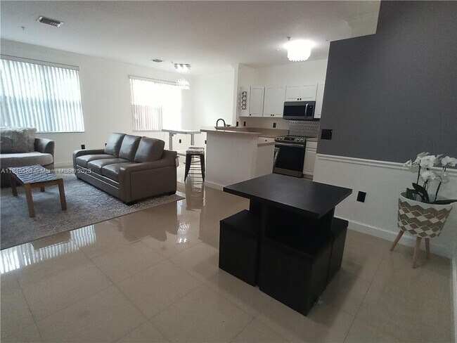 4400 SW 160th Ave in Miramar, FL - Building Photo - Building Photo