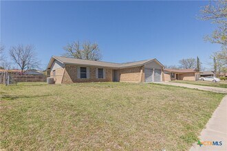 1805 N 38th St in Killeen, TX - Building Photo - Building Photo