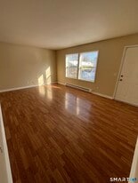 27 Thomas St in New Britain, CT - Building Photo