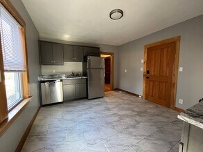 49 Phillips Ave, Unit 1 in Norwood, MA - Building Photo - Building Photo