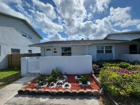 20526 SW 92nd Ct in Cutler Bay, FL - Building Photo
