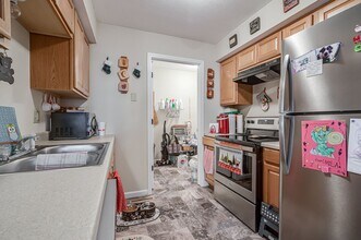 1423 W Rainey St in Ozark, MO - Foto de edificio - Building Photo