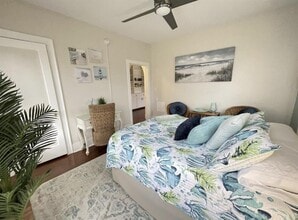 725 Broadway Avenue J-Unit -2 in Galveston, TX - Foto de edificio - Building Photo