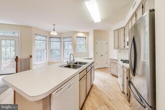 11151 Yellow Leaf Way in Germantown, MD - Building Photo - Building Photo