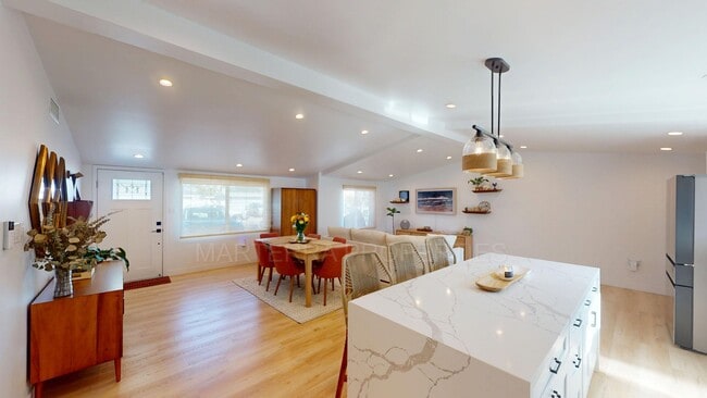 645 Seal St in Costa Mesa, CA - Building Photo - Building Photo