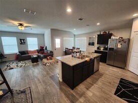 9240 Castorian Dr in Fort Worth, TX - Building Photo