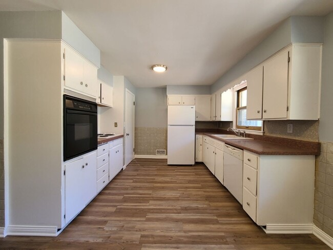 1561 Pearl St in Benton Harbor, MI - Building Photo - Building Photo