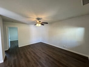 790-92 Vineyard Rd in San Marcos, CA - Building Photo - Building Photo