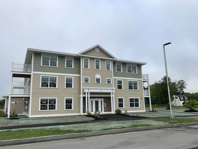 70 Premier Dr in Lisbon, ME - Building Photo - Building Photo
