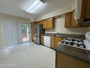 28 Alpine Rd in Holmdel, NJ - Building Photo - Building Photo