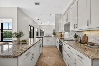 3765 NW 85th Terrace in Pembroke Pines, FL - Building Photo - Building Photo