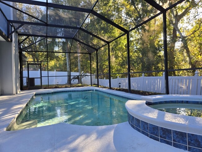 637 Grand Parke Dr in Jacksonville, FL - Building Photo - Building Photo