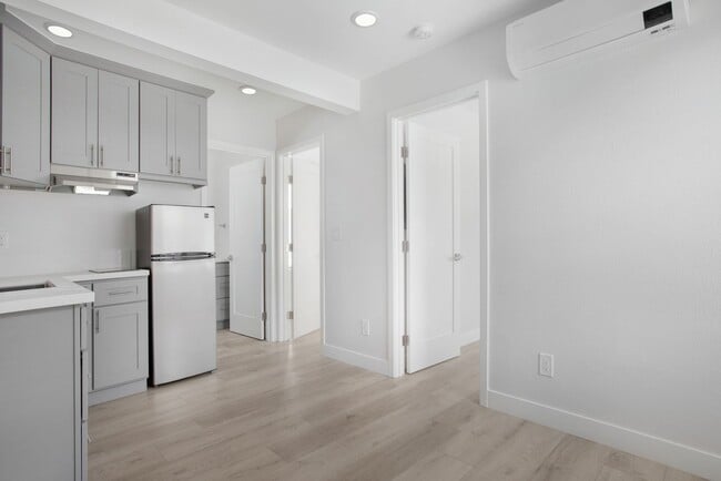10442 Lampson Ave in Garden Grove, CA - Building Photo - Building Photo