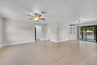 2251 SE Holland St in Port St. Lucie, FL - Building Photo - Building Photo