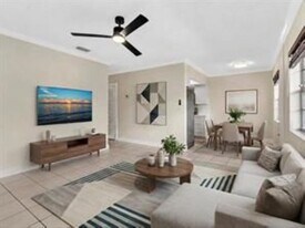 3421 NE 15th Ave, Unit 8 in Oakland Park, FL - Building Photo