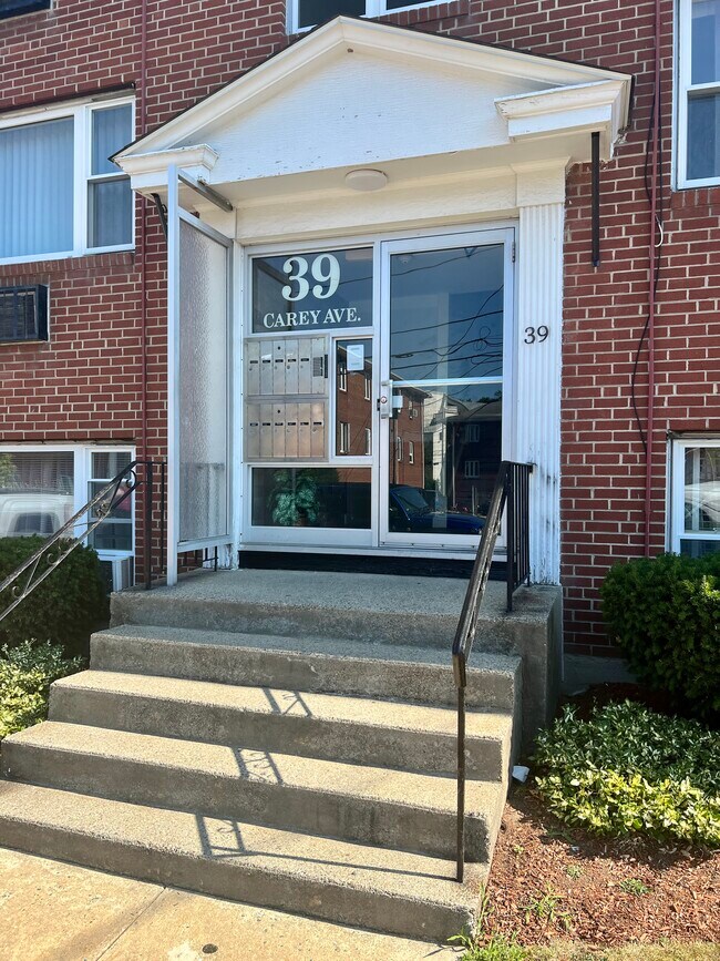 39 Carey Ave Rentals in Watertown, MA