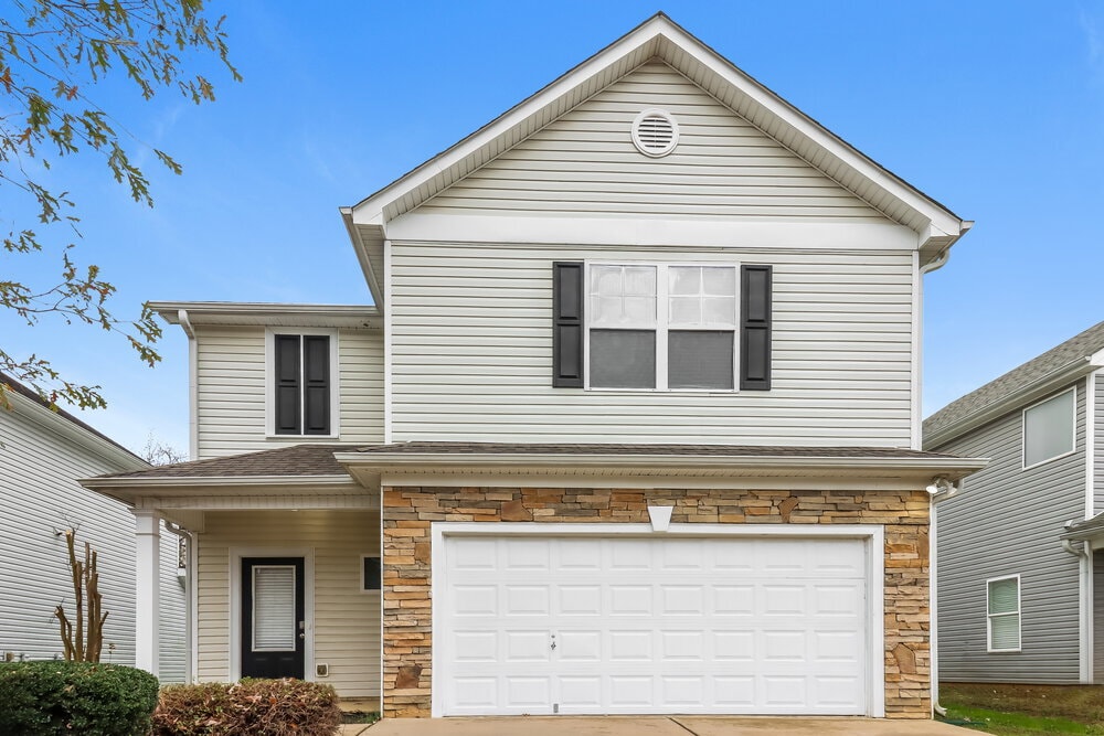 27 Oakbrook Dr in Cartersville, GA - Foto de edificio