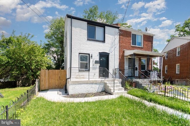 property at 3410 24th St SE