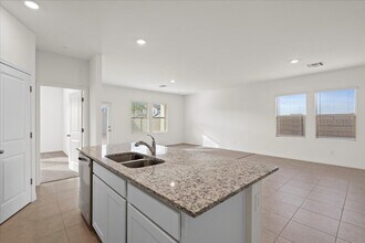 8124 S 64th Dr in Phoenix, AZ - Building Photo - Building Photo