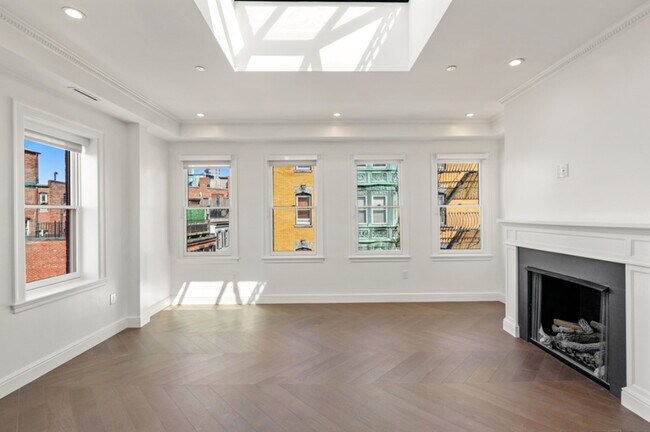 537 Boylston St, Unit 3 in Brookline, MA - Building Photo - Building Photo