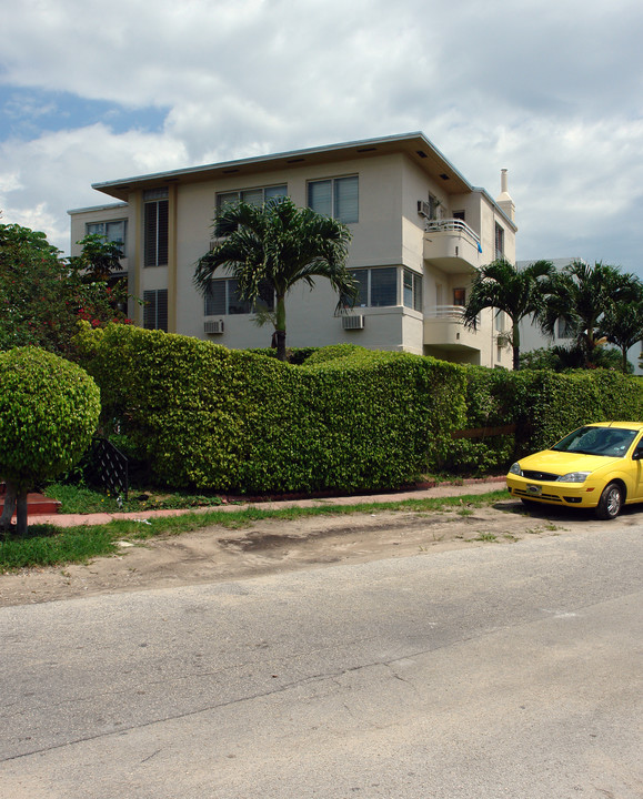 2436 Flamingo Dr in Miami Beach, FL - Building Photo