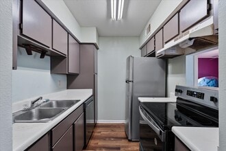 8517 Hearth Dr in Houston, TX - Building Photo - Building Photo