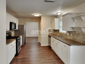 18018 Imber Forest Ln in Humble, TX - Foto de edificio - Building Photo