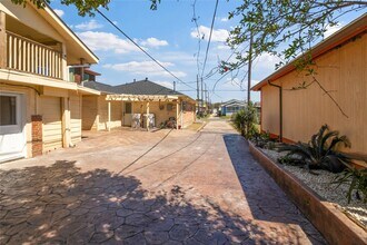 2507 37th St in Galveston, TX - Building Photo - Building Photo