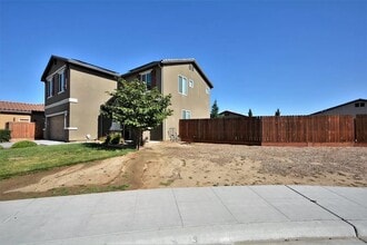 6856 E Geary St in Fresno, CA - Building Photo - Building Photo