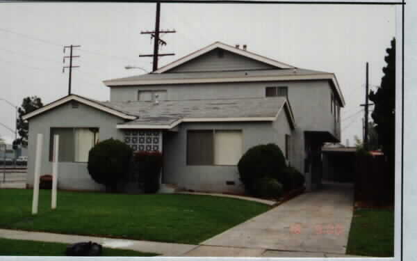 12500 Kornblum Ave in Hawthorne, CA - Building Photo - Building Photo