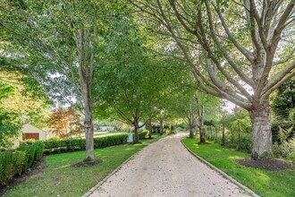 44 Little Noyac Path in Water Mill, NY - Foto de edificio - Building Photo