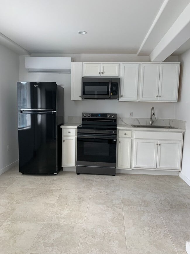 property at 4040 Mississippi St