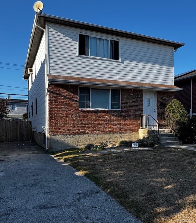 property at 619 E Park Ave