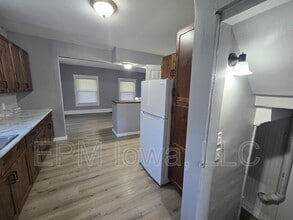 1901 Johnson Ave NW in Cedar Rapids, IA - Building Photo - Building Photo