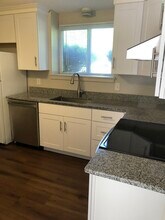 1473 Stafford Rd, Unit 1473A in Storrs Mansfield, CT - Foto de edificio - Building Photo