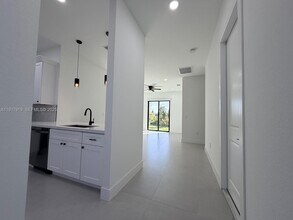 1144 Mobley St E in Lehigh Acres, FL - Building Photo - Building Photo