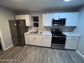 1414 US-1 in Jacksonville, FL - Building Photo