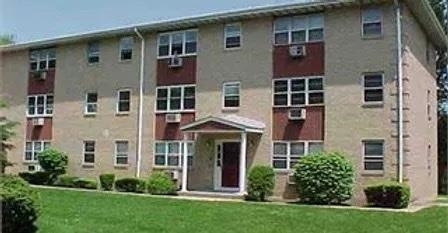 2 Radio Ave in Secaucus, NJ - Building Photo