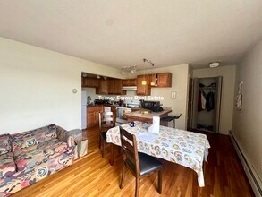 97 Trowbridge St, Unit 72 in Cambridge, MA - Building Photo - Building Photo