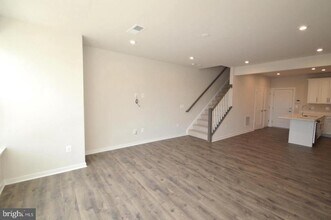 13518 Sayward Blvd in Herndon, VA - Building Photo - Building Photo